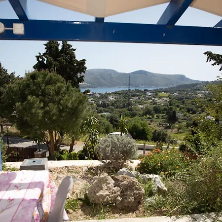בית נופש Katoikia Maggie, With Patio And Pool *