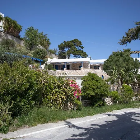 Katoikia Maggie, With Patio And Pool Vromolithos